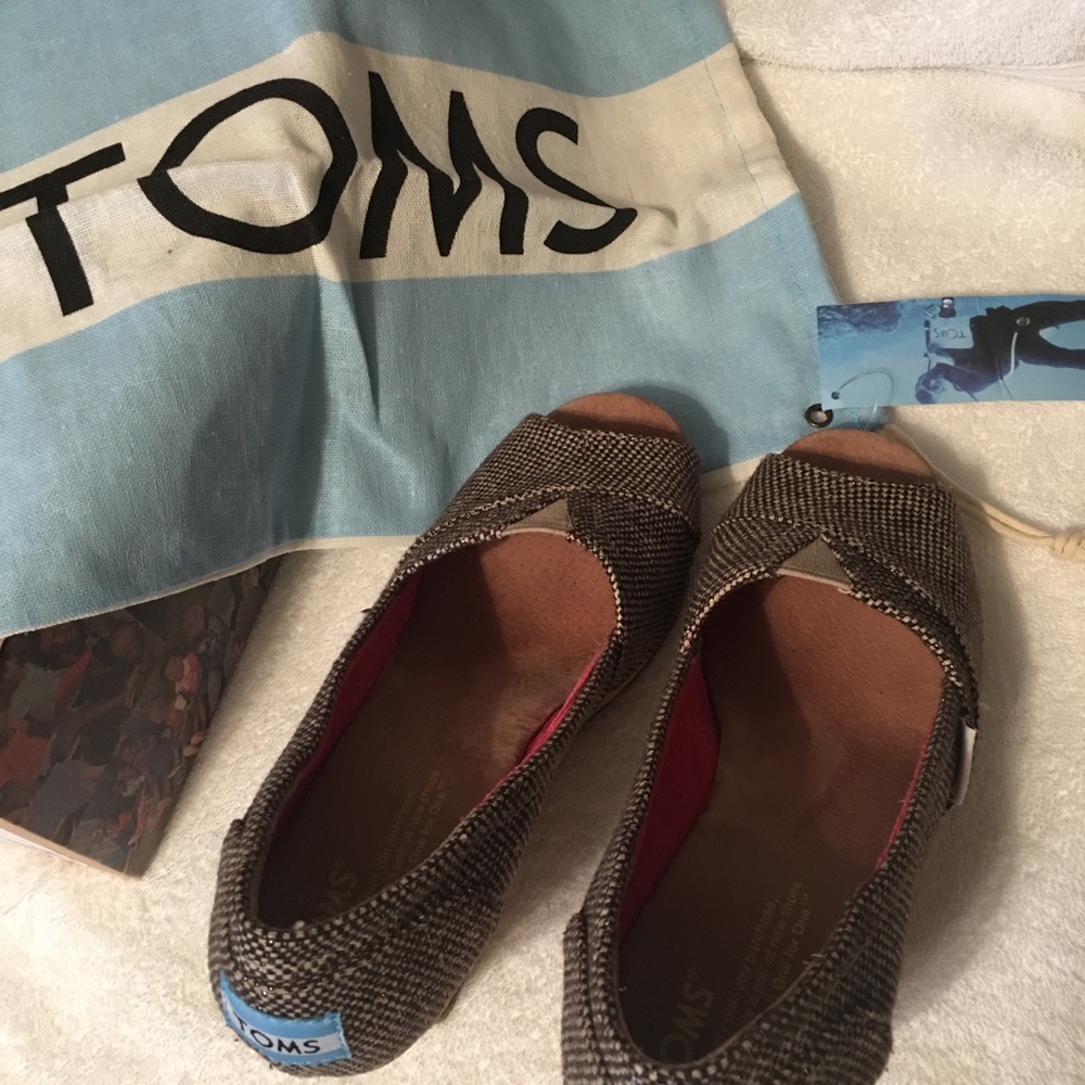 Shoes - Picture 5 of 6